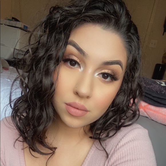 Meet your Posher, Jessica - Picture 1 of 1